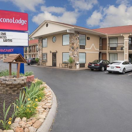 Econo Lodge Sevierville-Pigeon Forge On The River Exterior photo