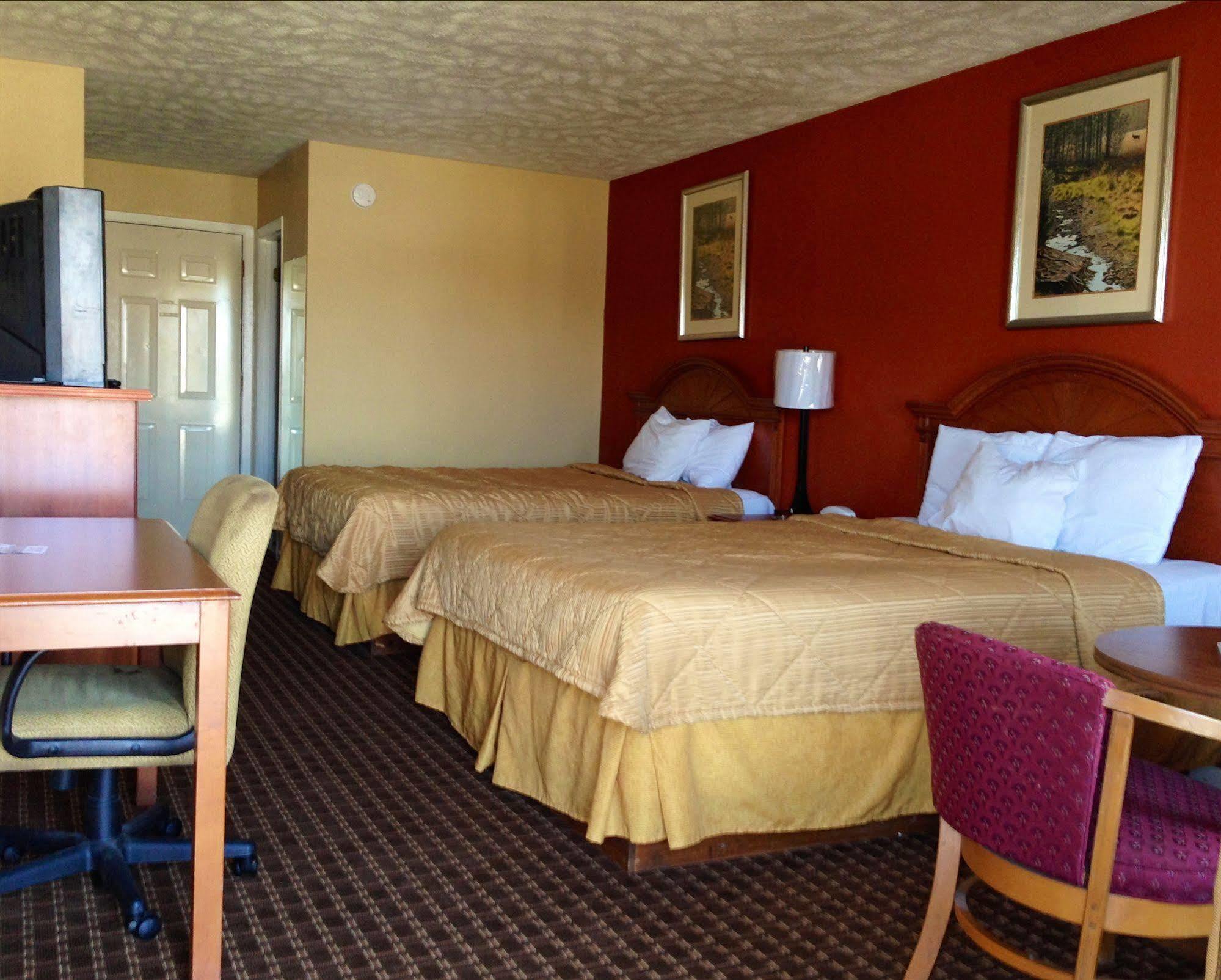 Econo Lodge Sevierville-Pigeon Forge On The River Exterior photo